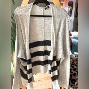 🔥Urban Outfitters- BDG cardigan